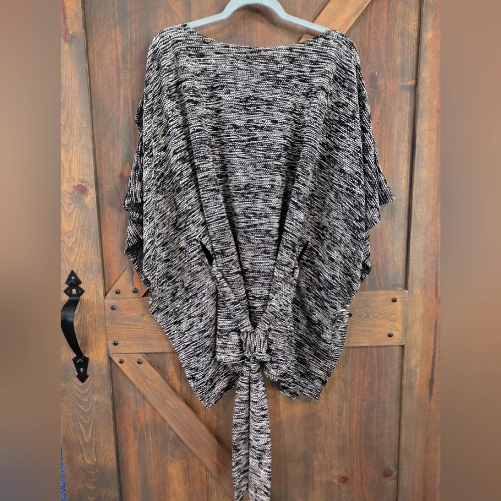 IC Collection Wide Neck Tunic- Butterfly Sleeves With Belt- Size XL - Picture 5 of 5